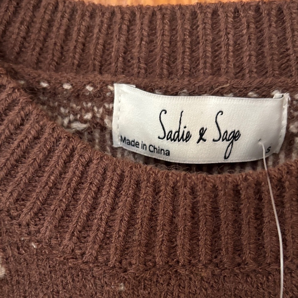 NWT Sadie & Sage Brown Floral Crew Neck Sweater - Picture 2 of 5